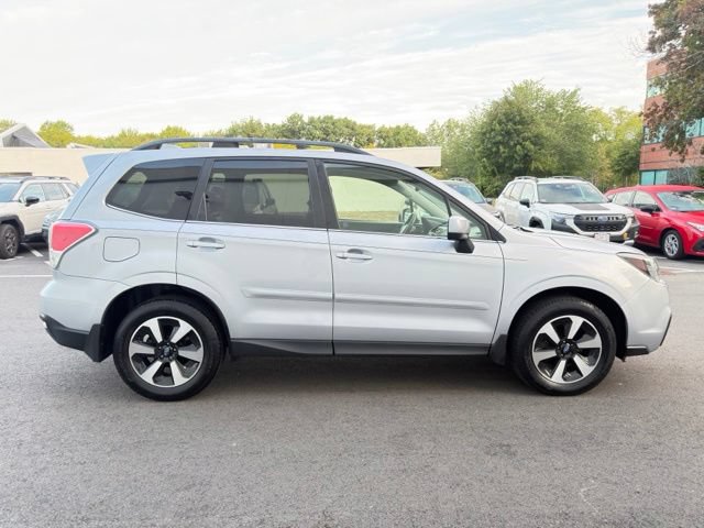 Used 2017 Subaru Forester 2.5i Limited AWD/4WD image 4