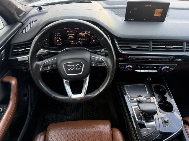 Used 2017 Audi Q7 3.0T Prestige AWD/4WD image 12