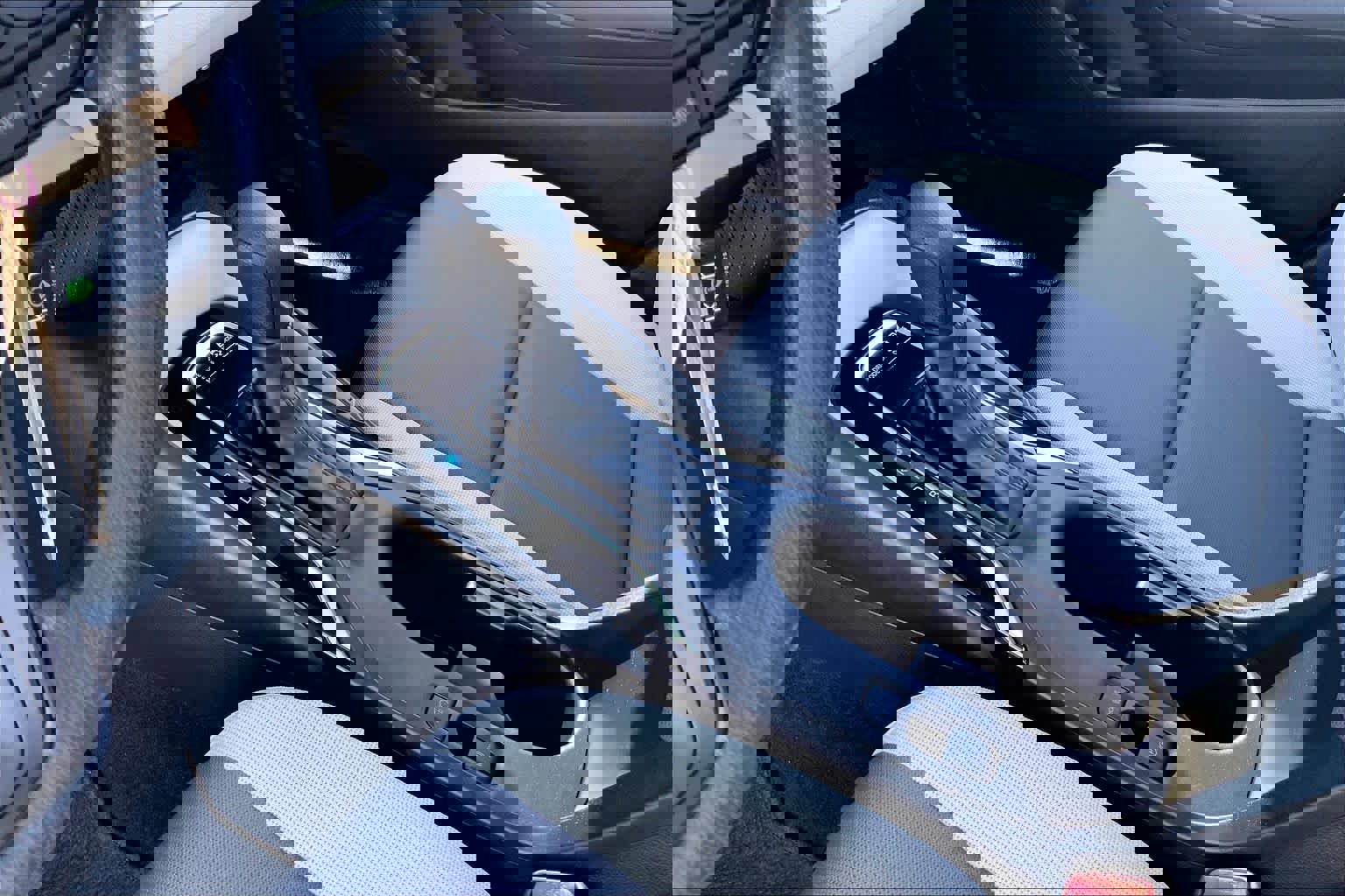 Used 2025 Toyota Corolla LE image 16