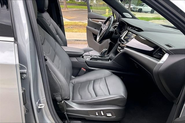 Used 2023 Cadillac XT6 Premium Luxury w/ Platinum Package AWD/4WD image 7