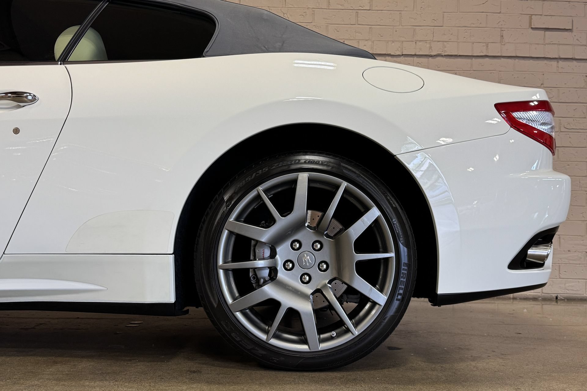 Used 2011 Maserati GranTurismo Convertible RWD image 35