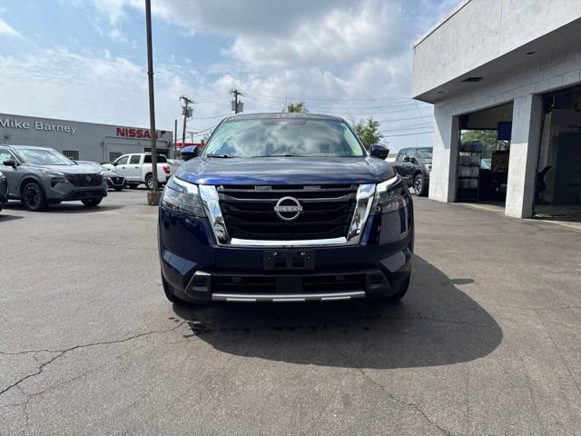 Used 2025 Nissan Pathfinder SL AWD/4WD image 7