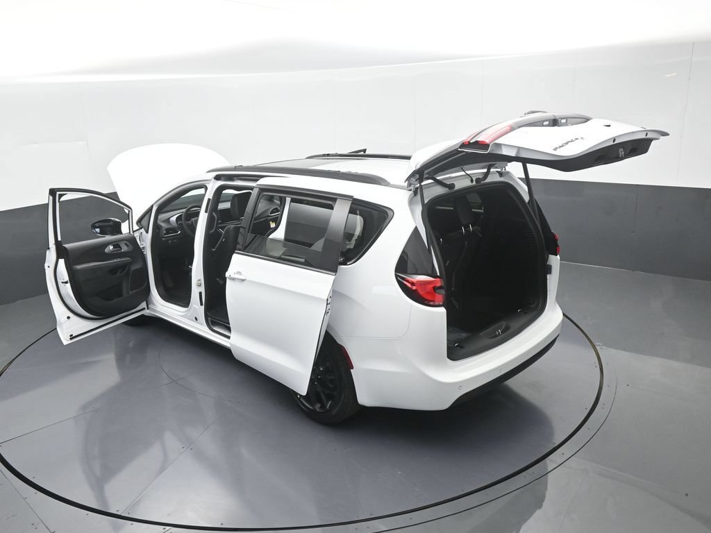 New 2026 Chrysler Pacifica Limited w/ S Appearance Package FWD image 61