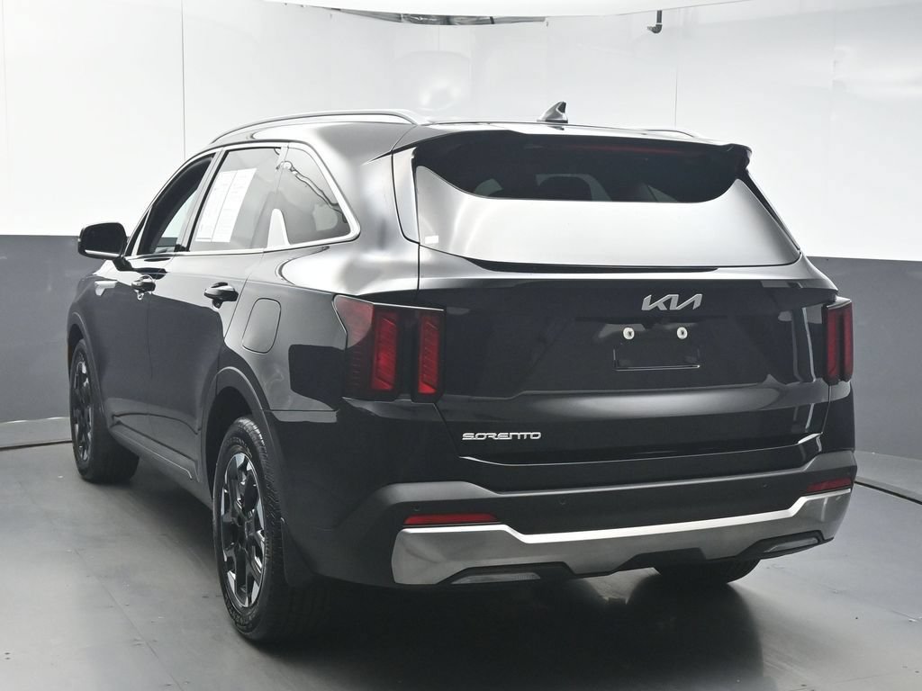 Used 2025 Kia Sorento S w/ Panoramic Sunroof Package FWD image 6
