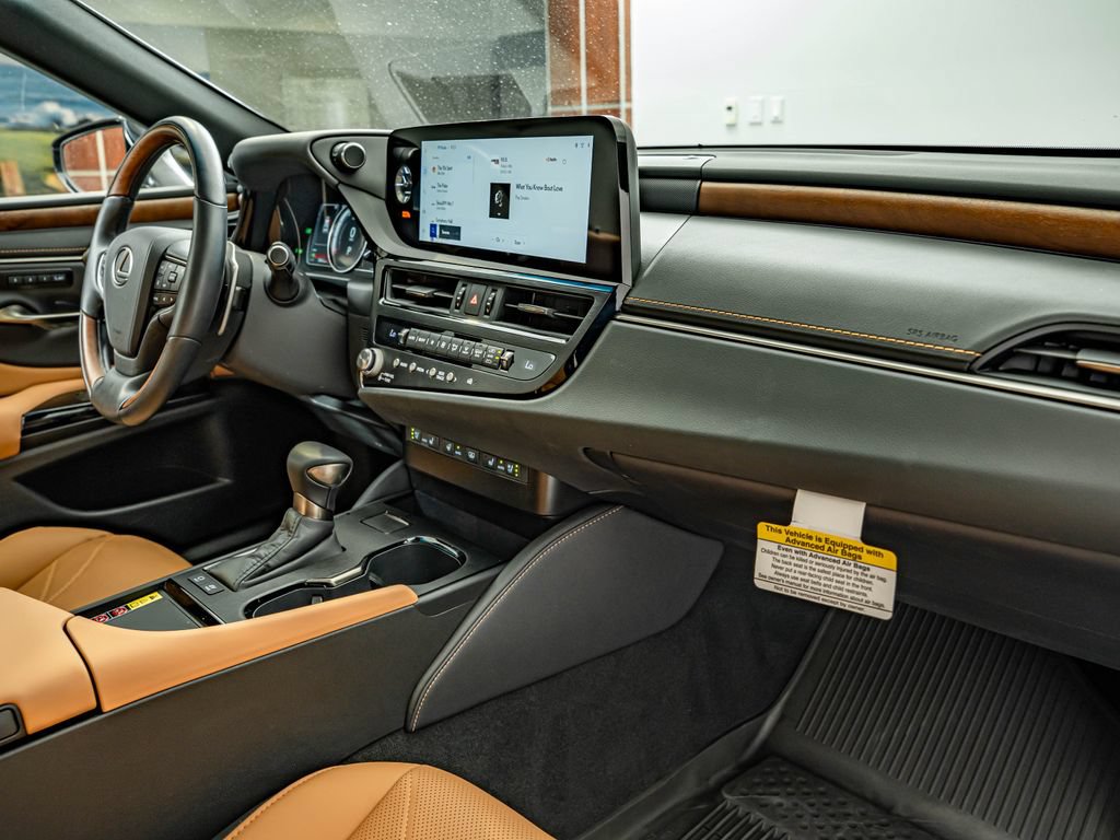 Certified 2025 Lexus ES 300h Ultra Luxury w/ Accessory Package (Z2) FWD image 39