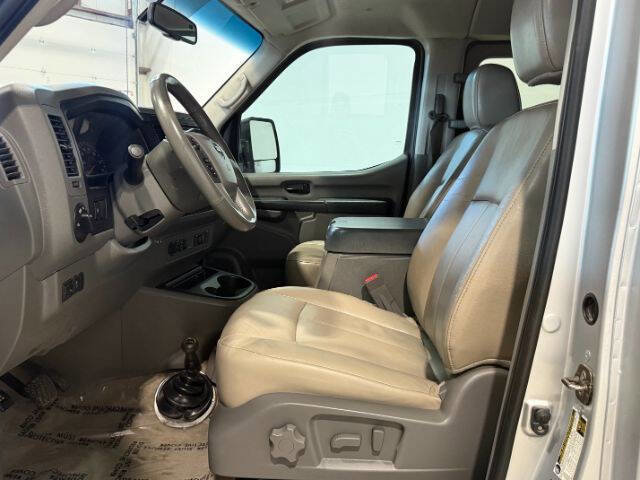 Used 2018 Nissan NV 3500 SL RWD image 12
