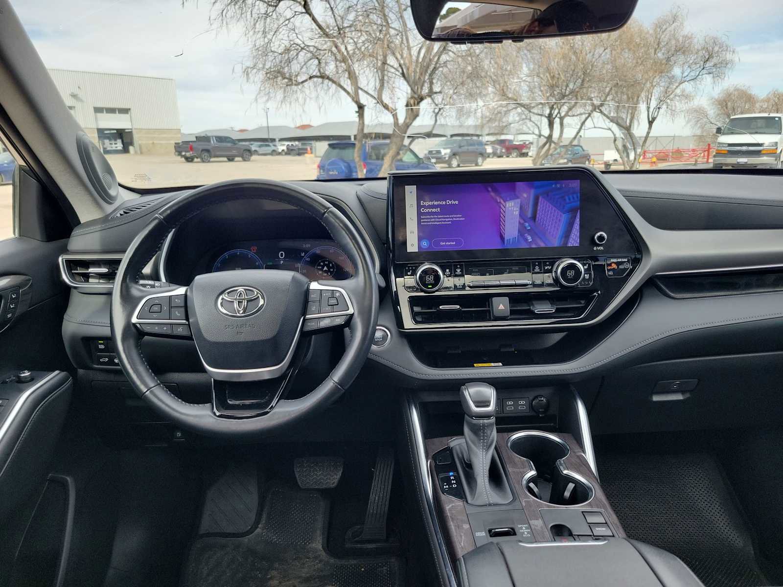 Used 2023 Toyota Highlander Limited image 6