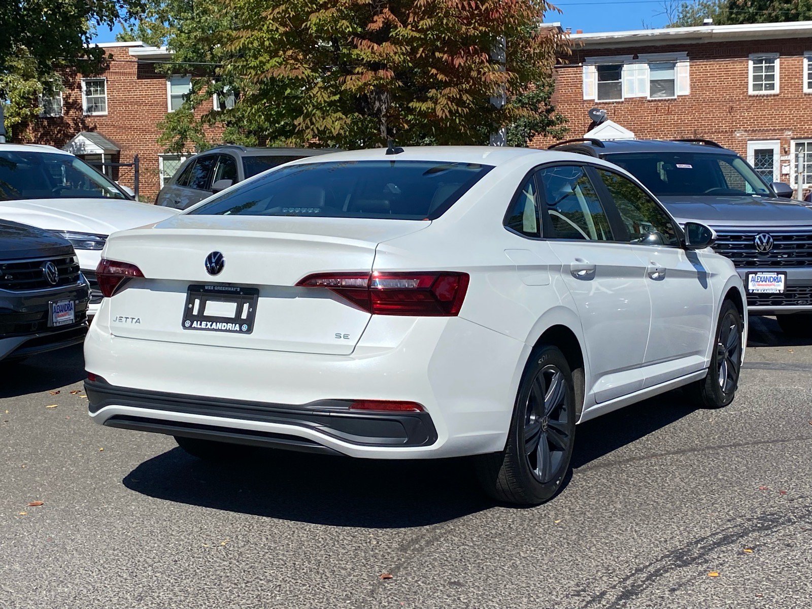 Certified 2024 Volkswagen Jetta SE FWD image 3