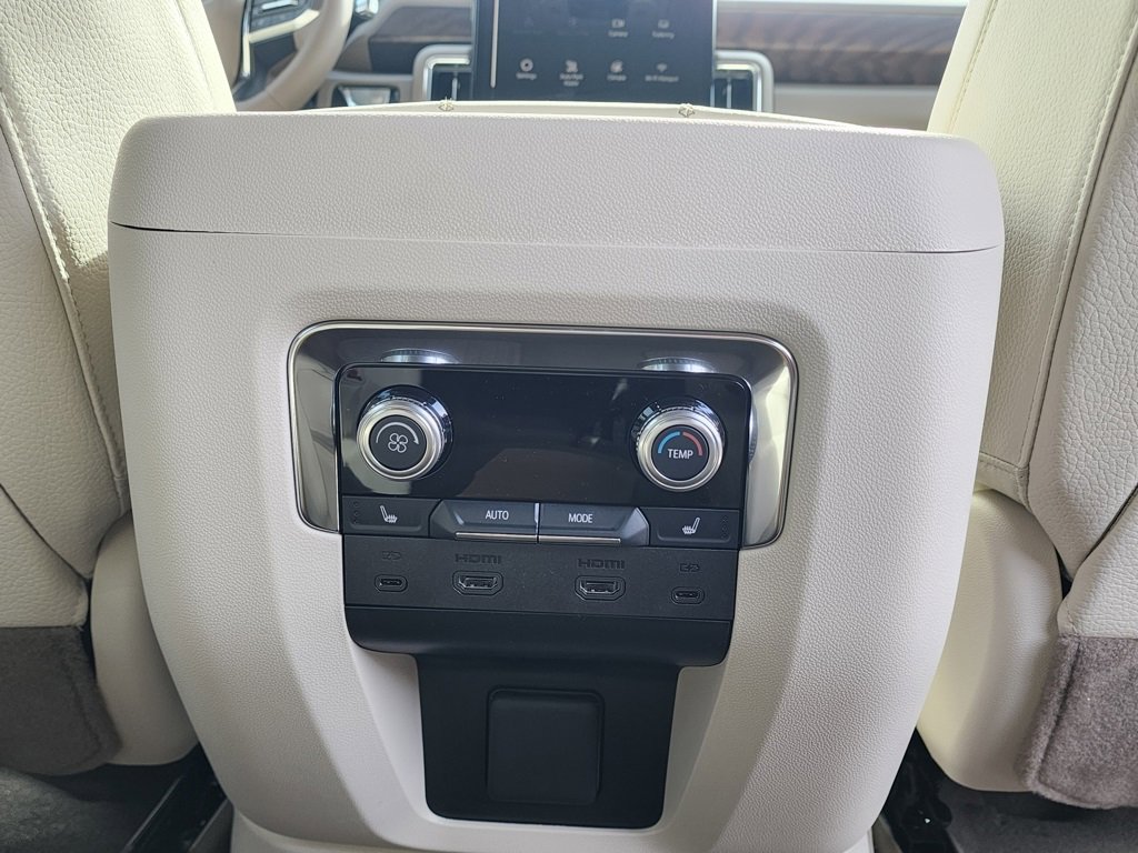 New 2026 GMC Yukon XL Denali w/ Denali Reserve Package image 56