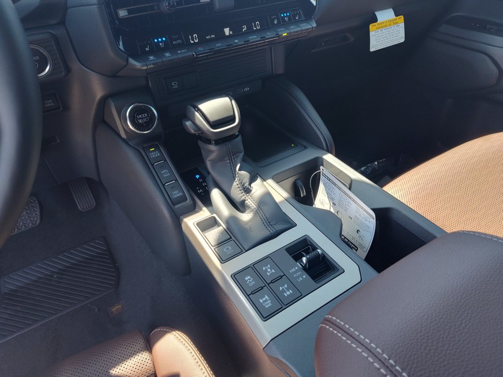 New 2025 Toyota Corolla Cross LE w/ Moonroof Package FWD image 10