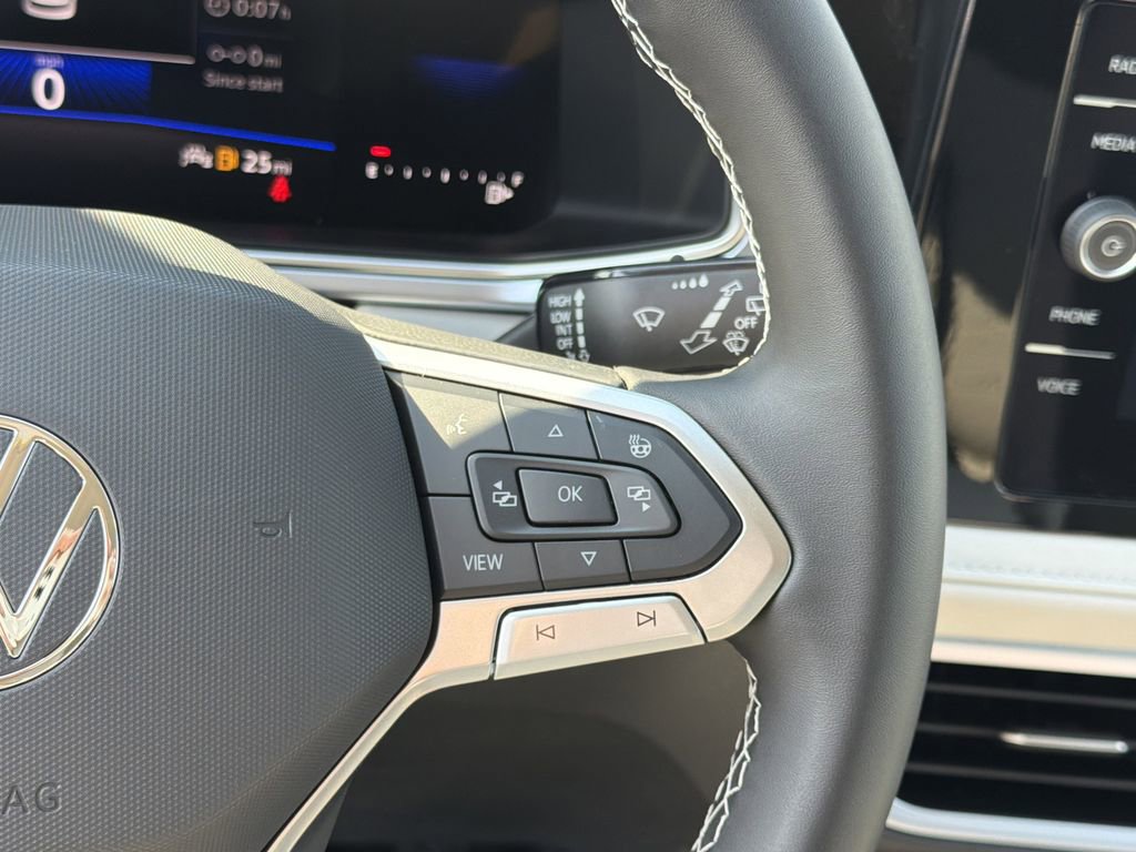 New 2026 Volkswagen Taos SE image 27