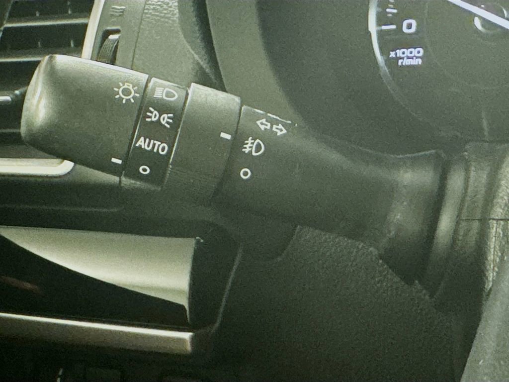 Used 2017 Subaru Forester 2.5i Touring AWD/4WD image 12