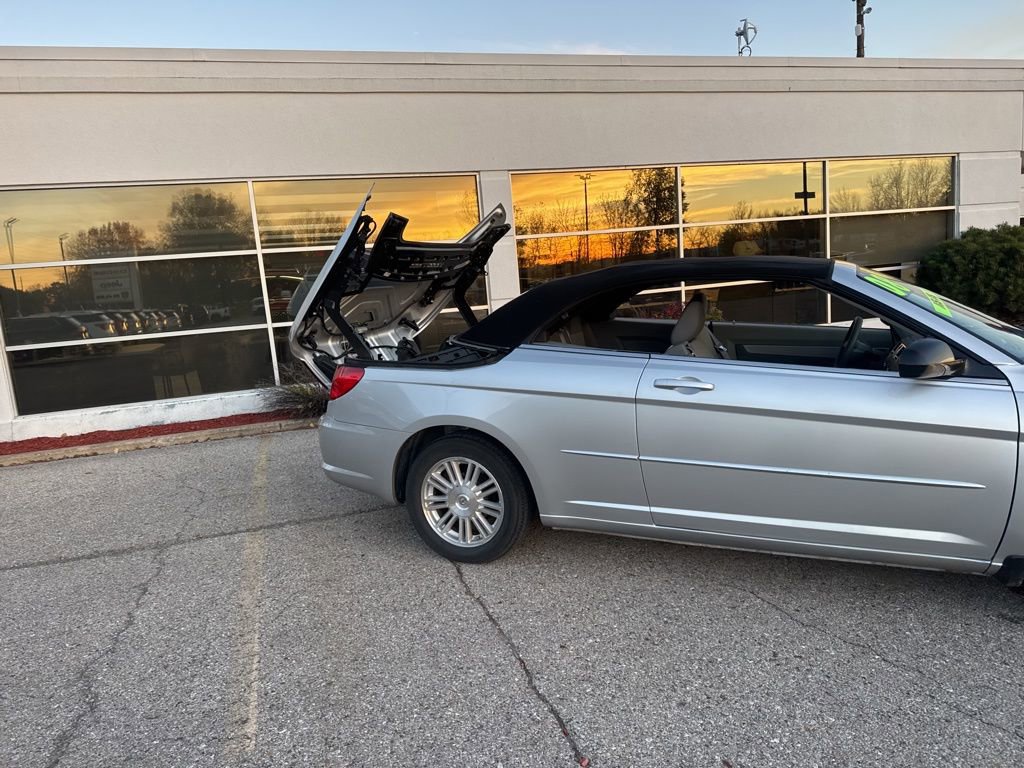 Used 2008 Chrysler Sebring LX image 26