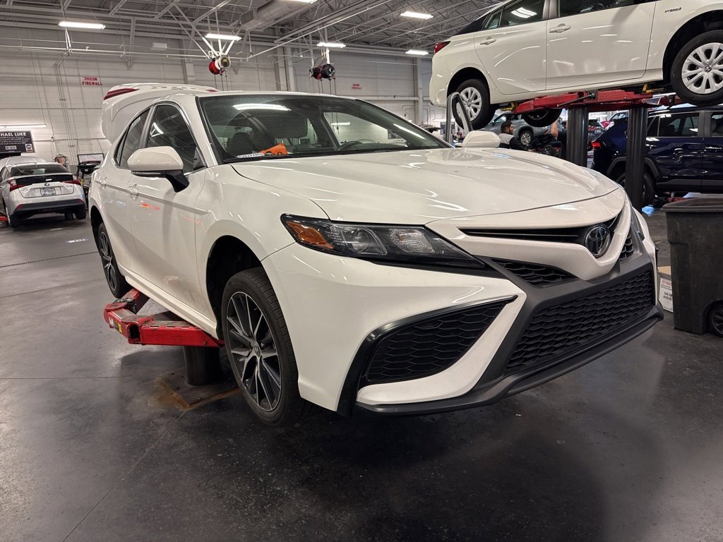 Used 2023 Toyota Camry SE image 13