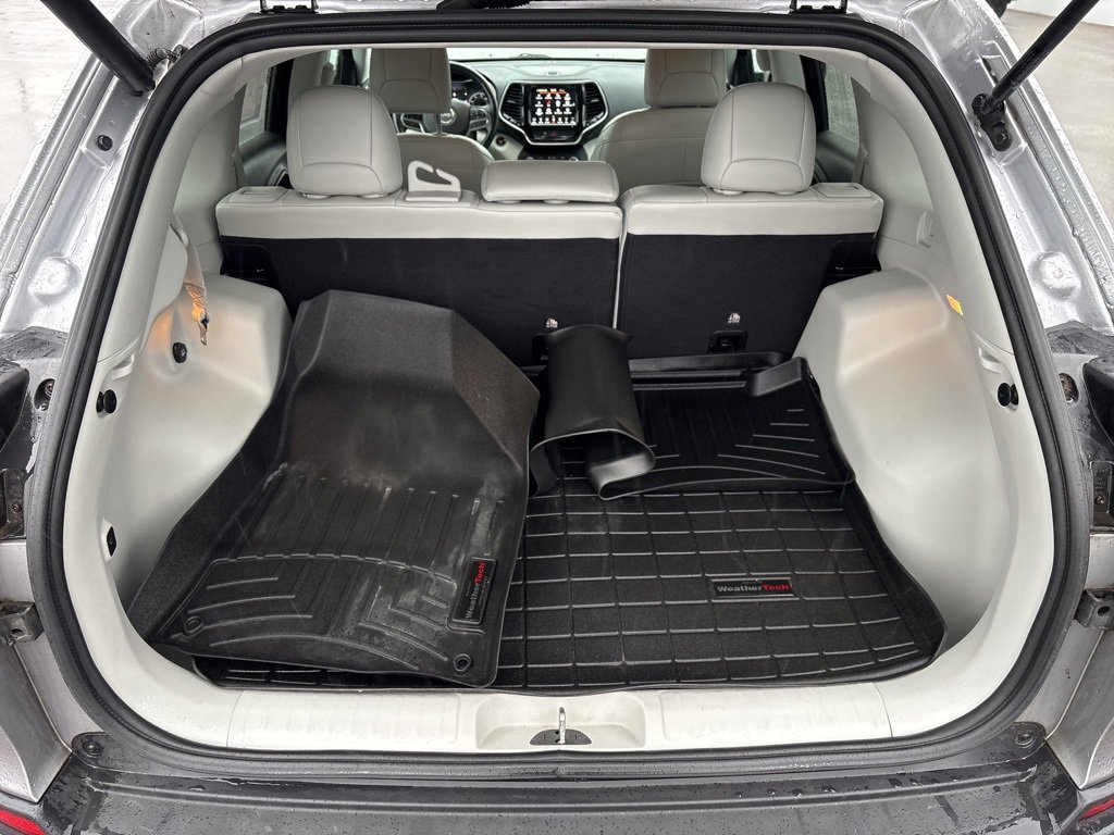 Used 2019 Jeep Cherokee Limited image 24