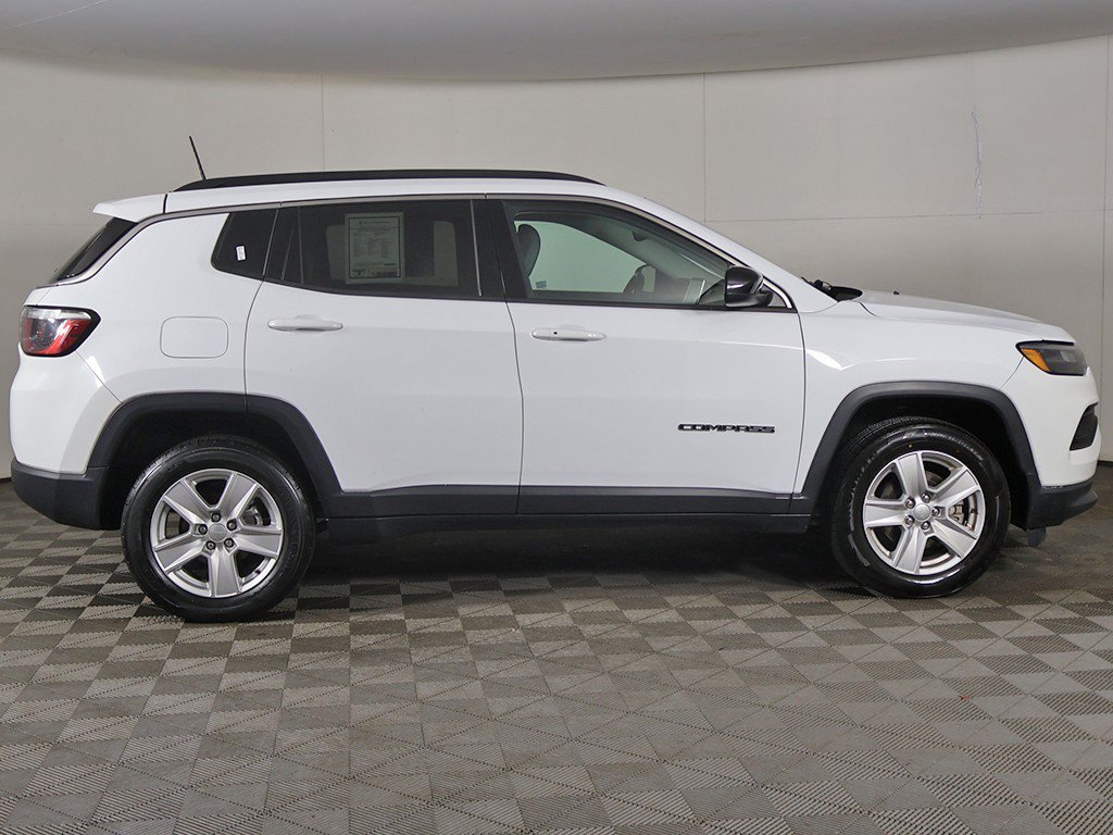 Used 2022 Jeep Compass Latitude AWD/4WD image 17