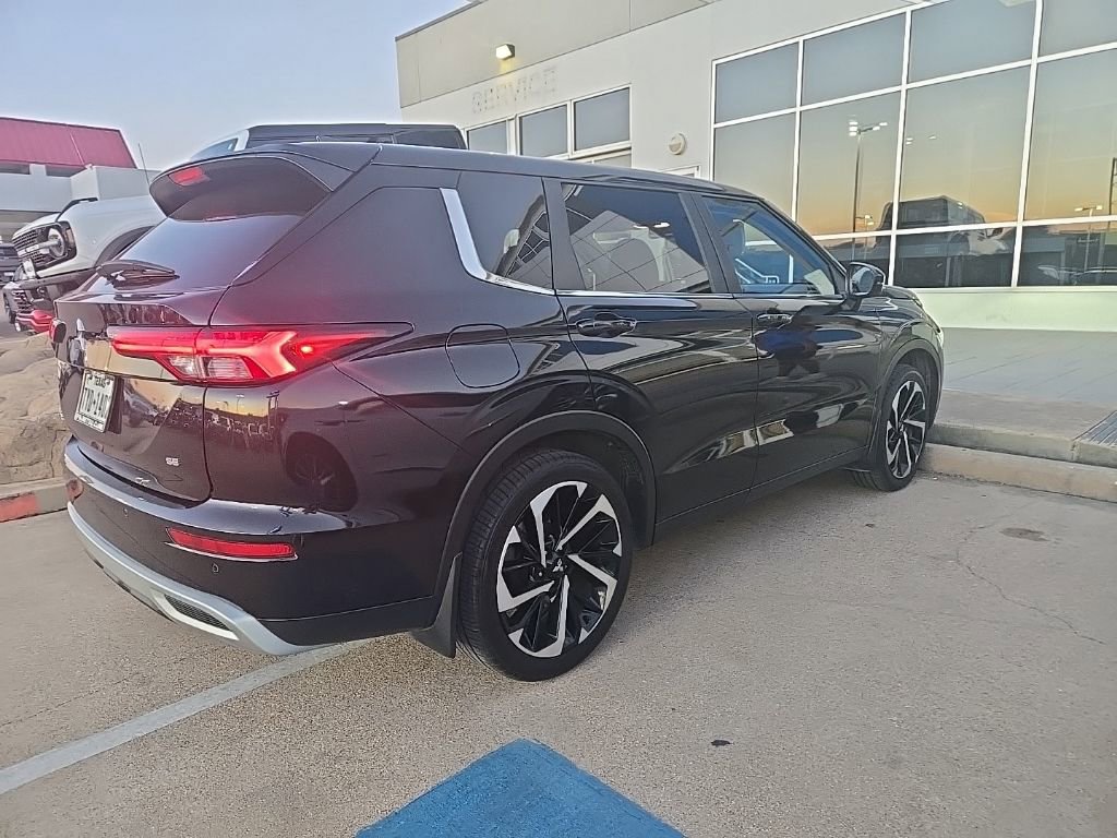 Used 2024 Mitsubishi Outlander SE image 8