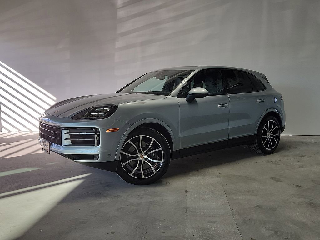 Used 2025 Porsche Cayenne image 1