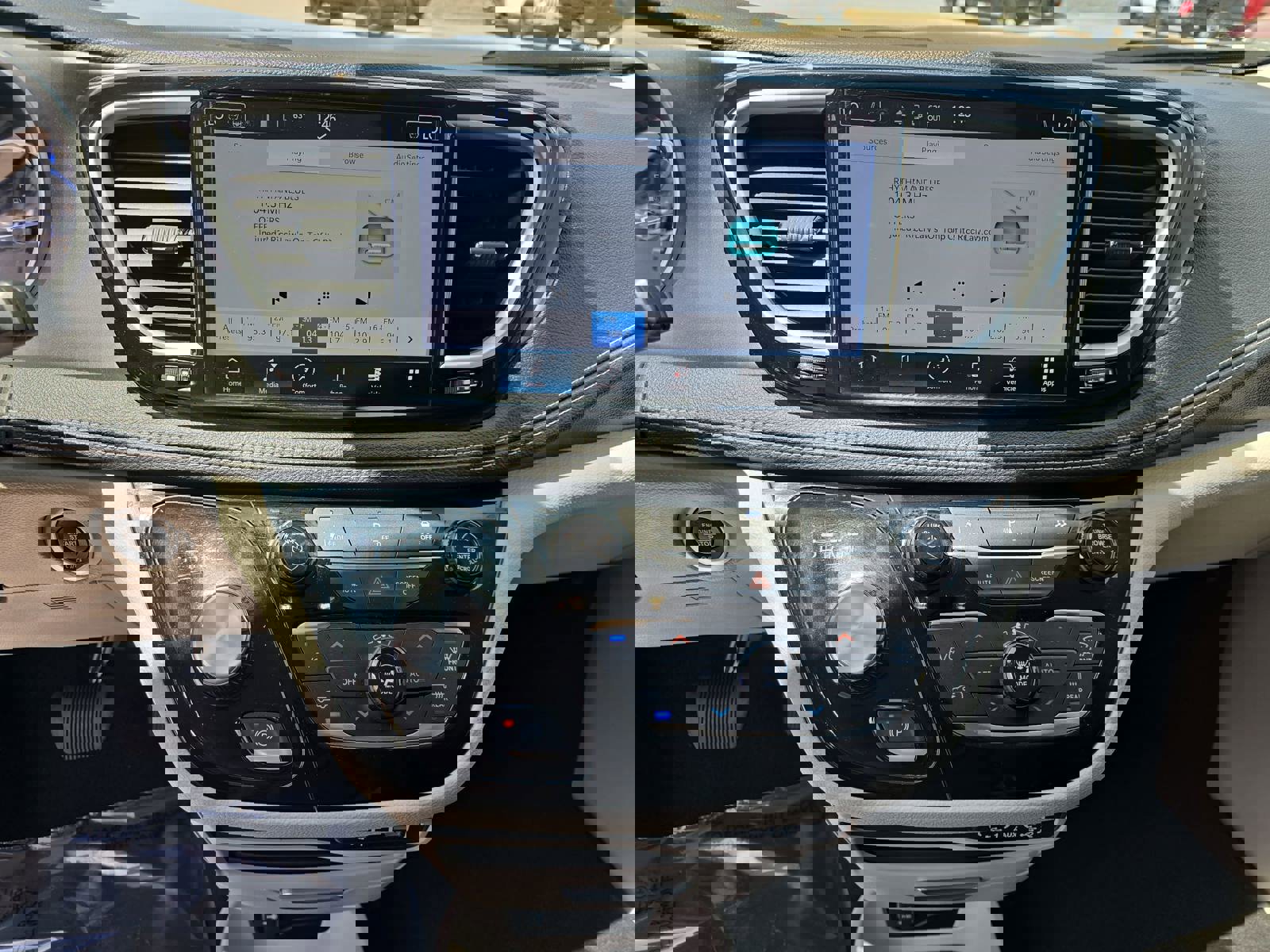 Used 2023 Chrysler Pacifica Touring-L FWD image 22