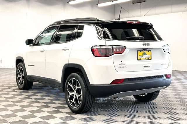 Used 2024 Jeep Compass Limited AWD/4WD image 2