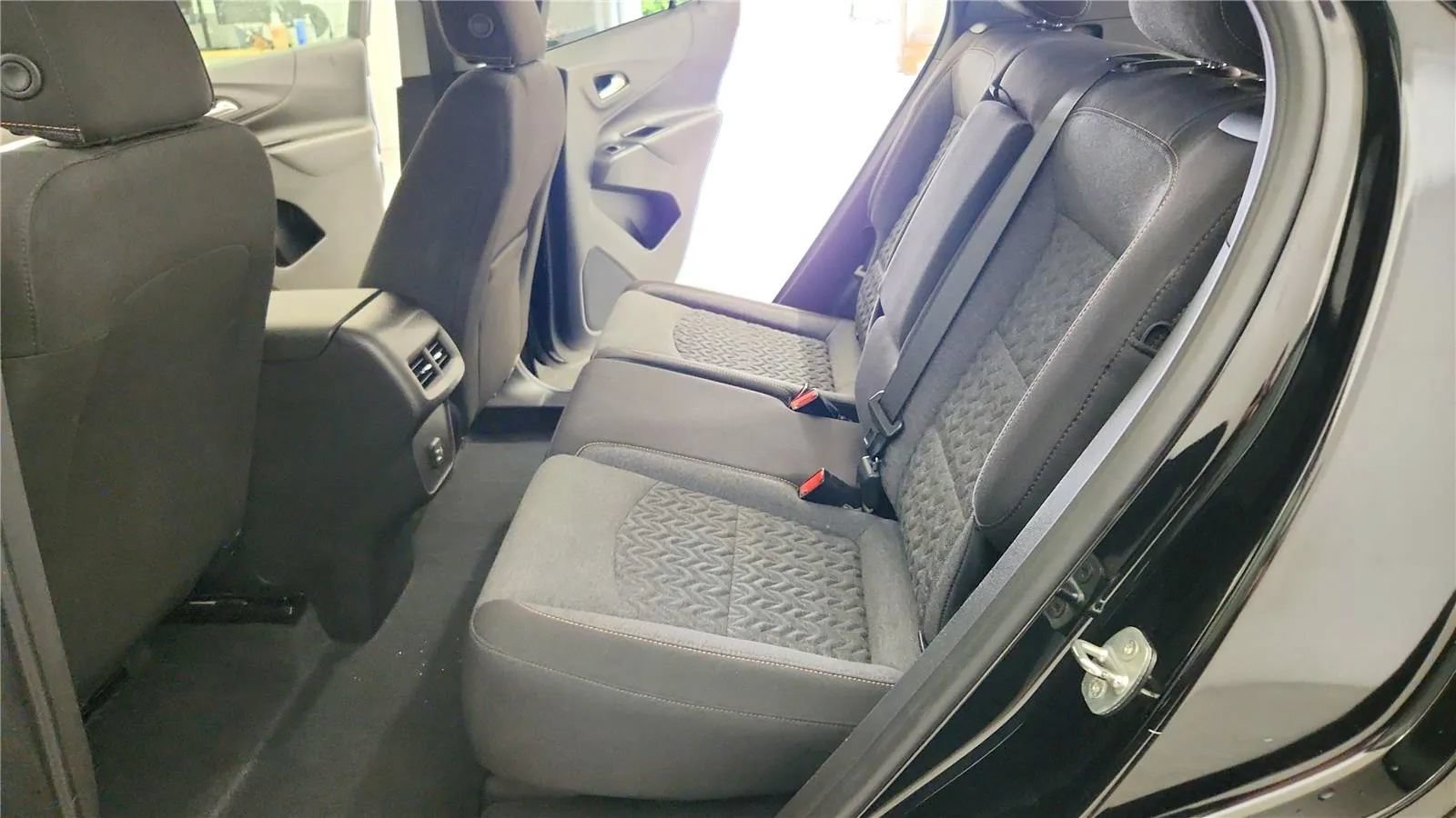 Used 2023 Chevrolet Equinox LT FWD image 34