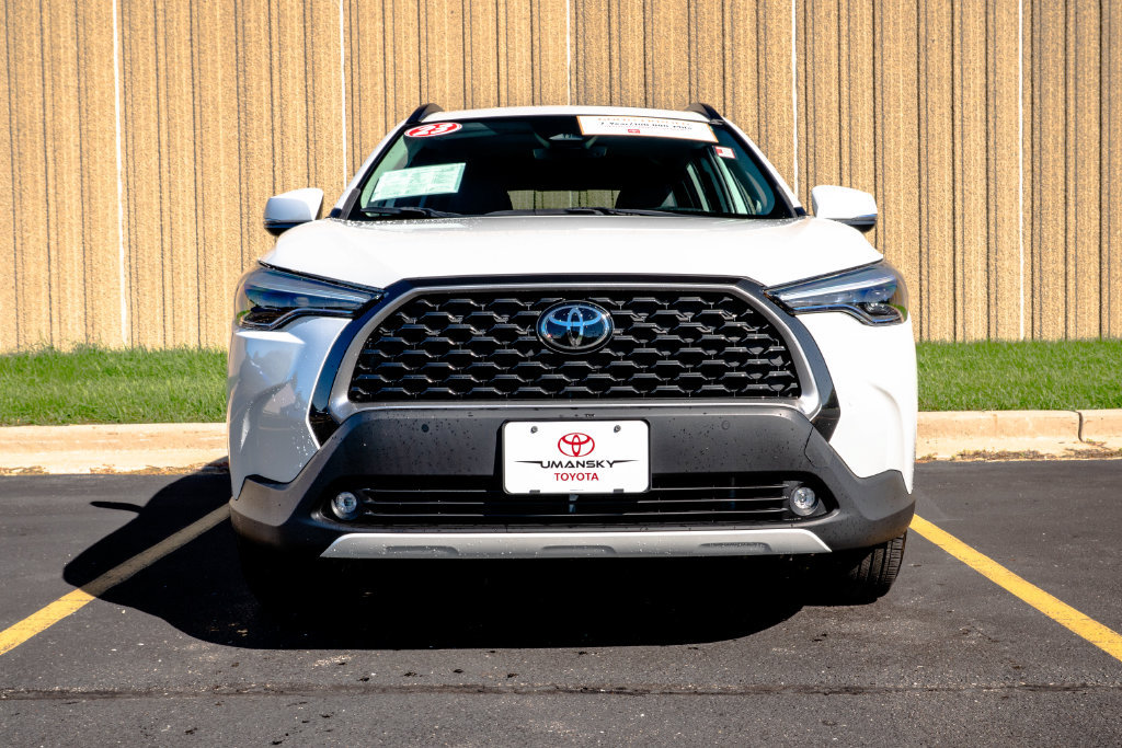 Used 2023 Toyota Corolla Cross XLE w/ Convenience Package AWD/4WD image 3