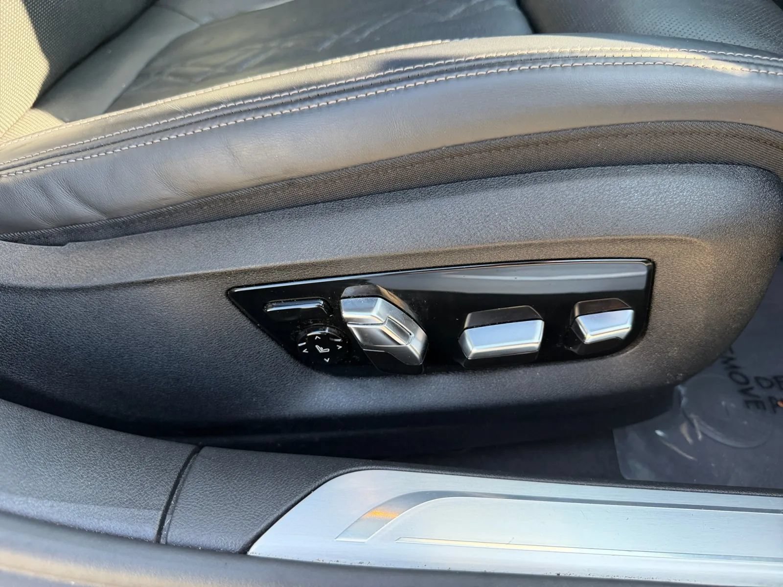 Used 2021 BMW 750i xDrive w/ Executive Package AWD/4WD image 35