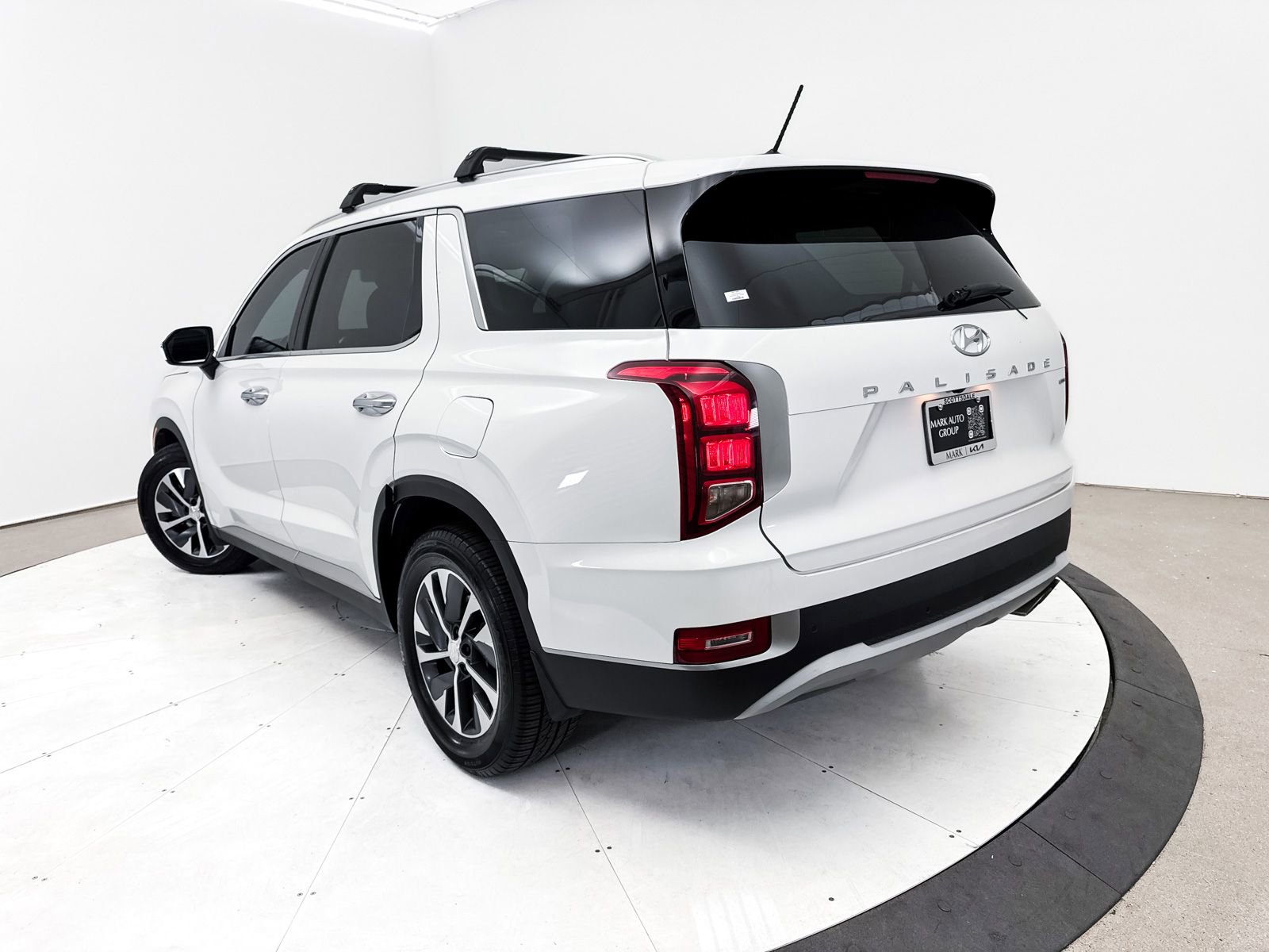 Used 2020 Hyundai Palisade SEL image 2