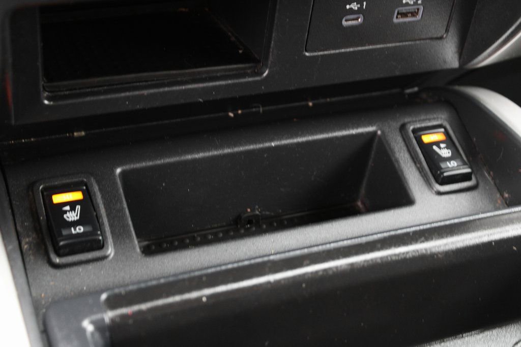 Used 2021 Nissan Titan SV w/ SV Convenience Package image 33