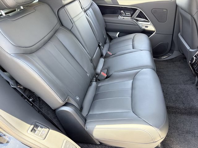 New 2026 Land Rover Range Rover Long Wheelbase SE AWD/4WD image 12