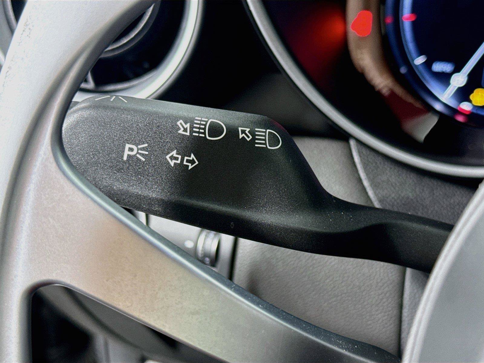 Used 2024 Alfa Romeo Giulia Veloce RWD image 13