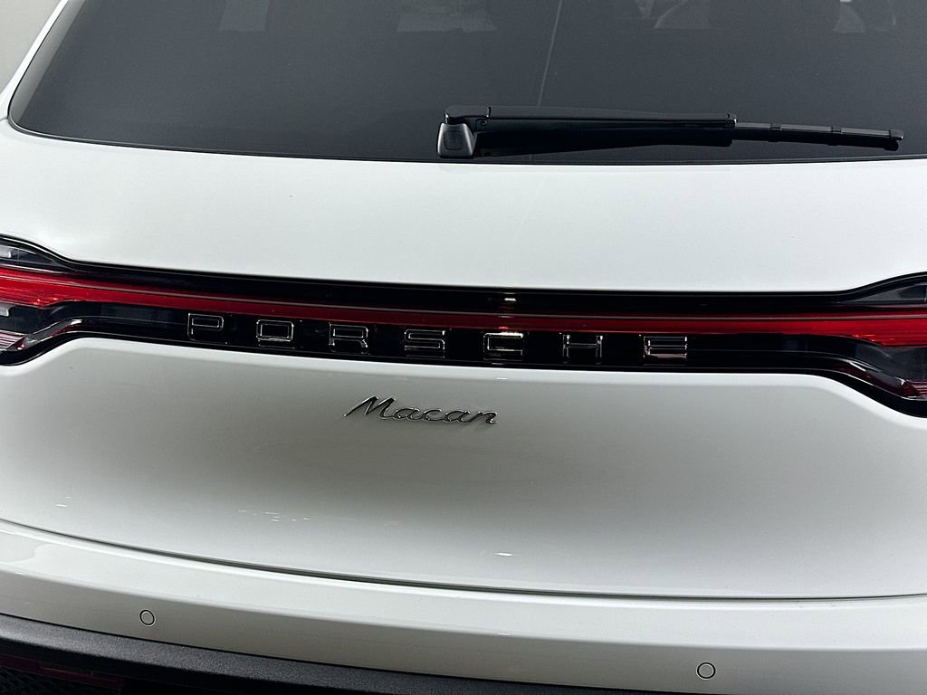 Certified 2026 Porsche Macan image 33