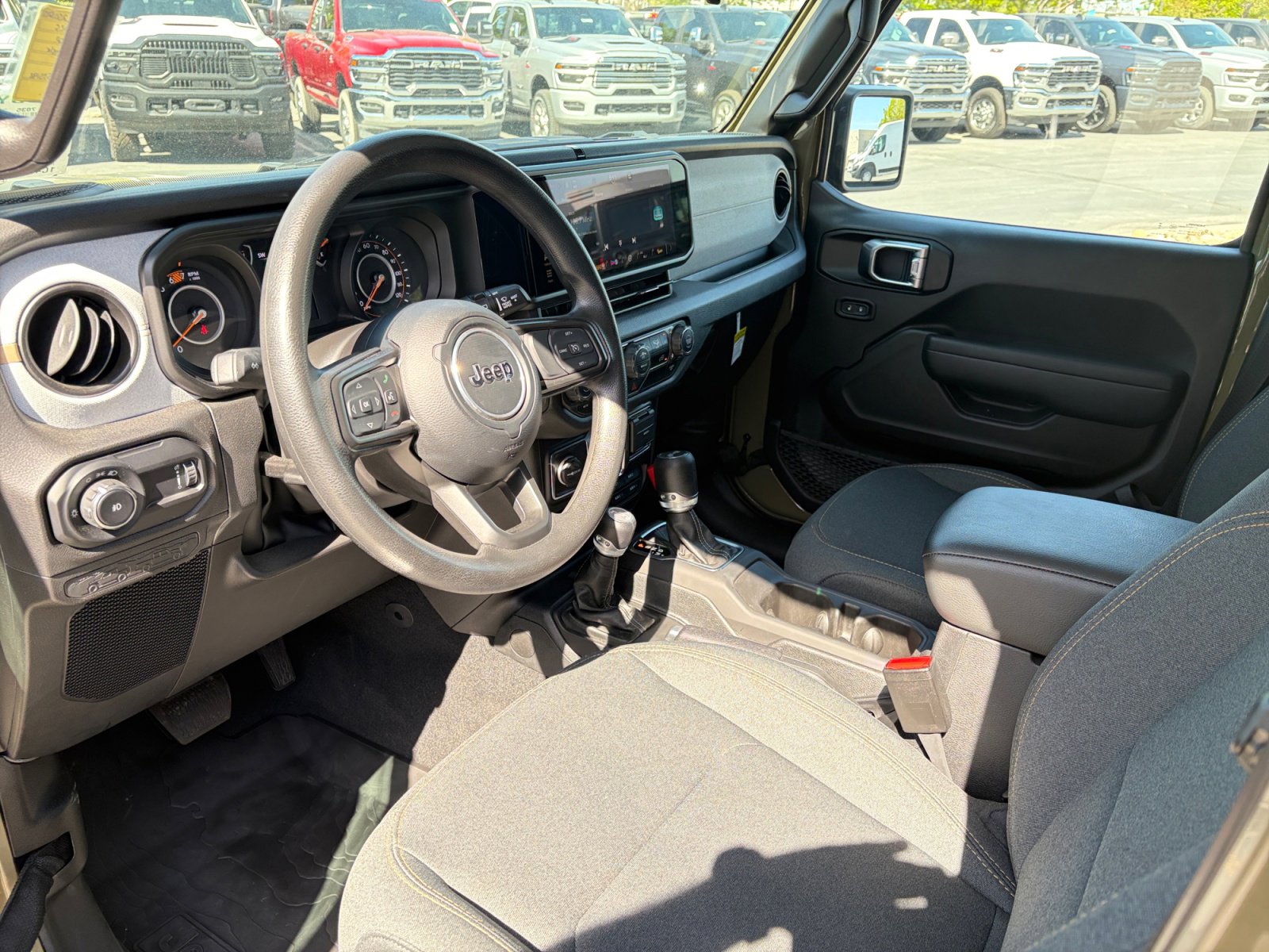 Used 2025 Jeep Wrangler Sport AWD/4WD image 12