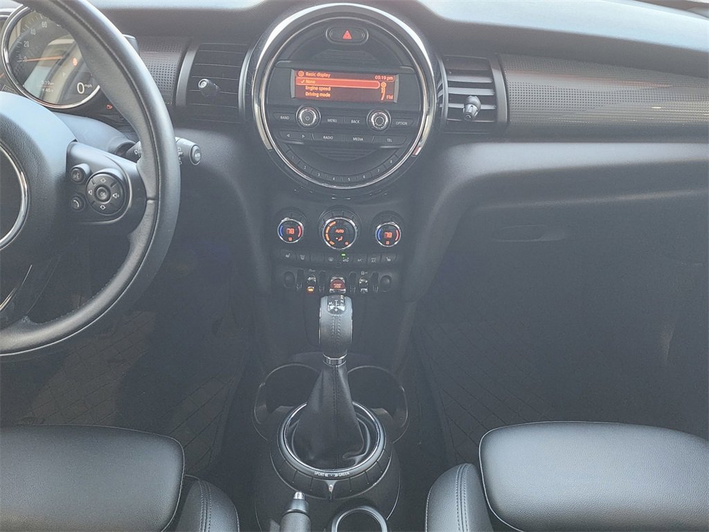 Used 2016 MINI Cooper 4-Door Hardtop image 12