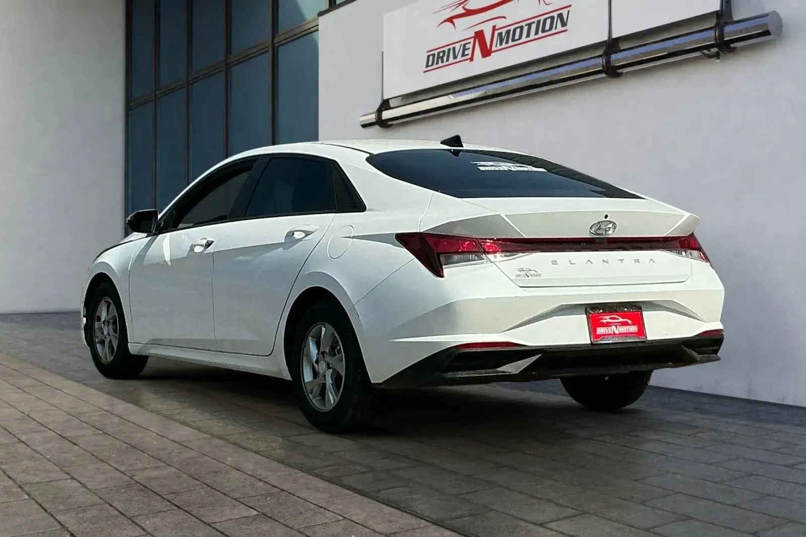 Used 2022 Hyundai Elantra SE image 7