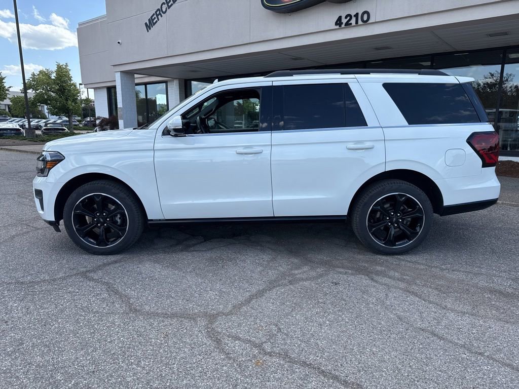 Used 2024 Ford Expedition Limited AWD/4WD image 7
