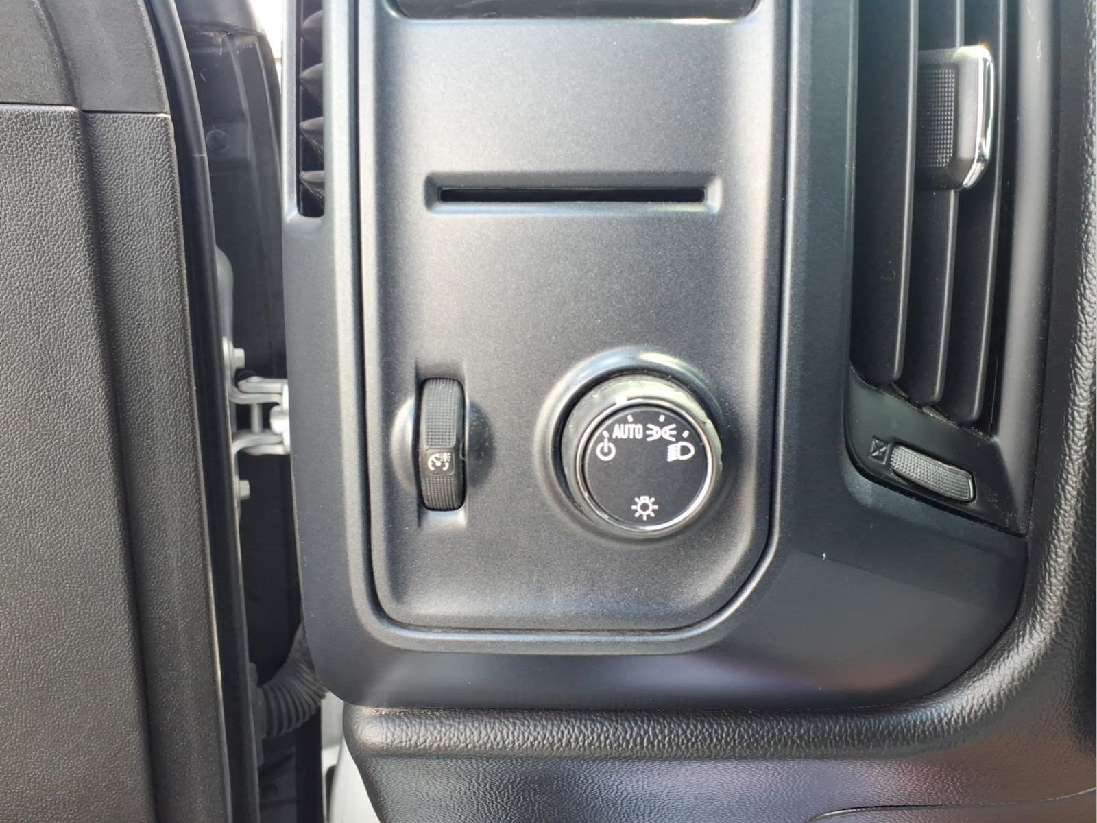 Used 2017 Chevrolet Silverado 1500 Custom w/ Trailering Package RWD image 18