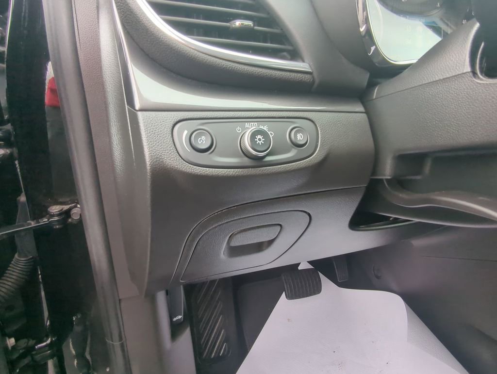 Used 2019 Buick Encore Essence w/ Safety Package II AWD/4WD image 14