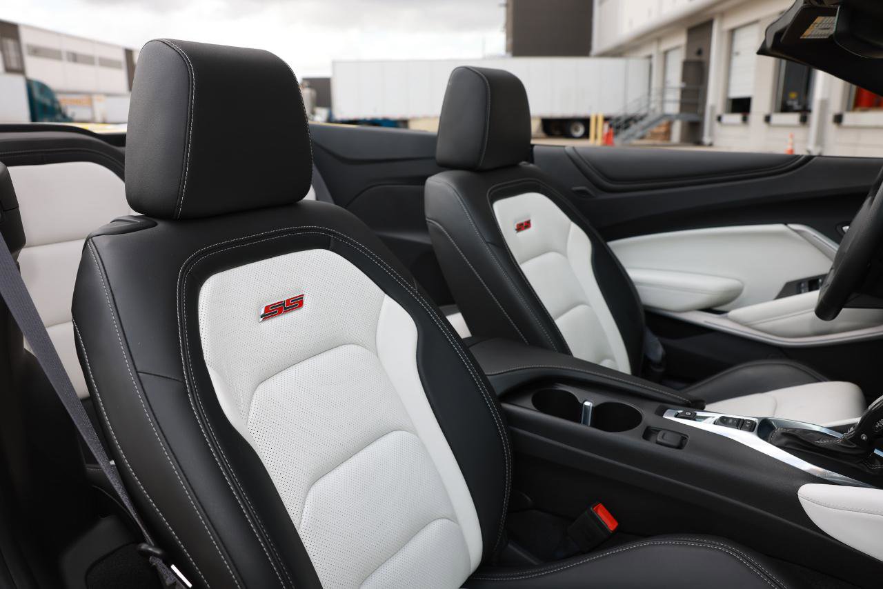 Used 2016 Chevrolet Camaro SS RWD image 20