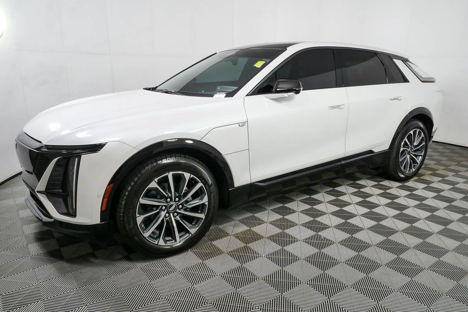 Used 2024 Cadillac Lyriq Sport AWD/4WD image 26