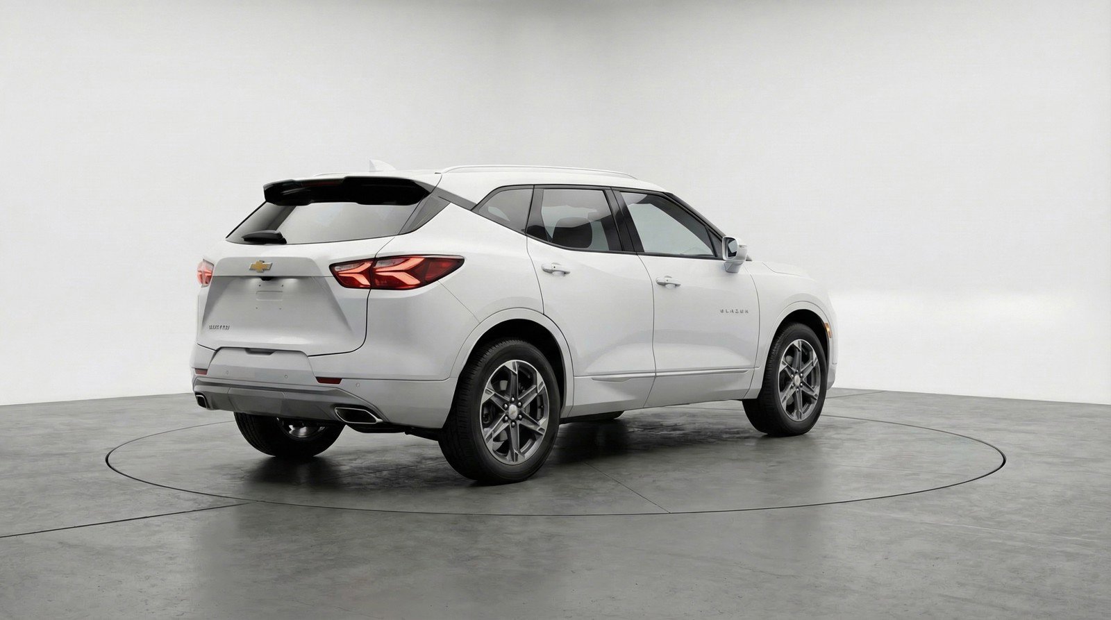 Used 2025 Chevrolet Blazer LT FWD image 9