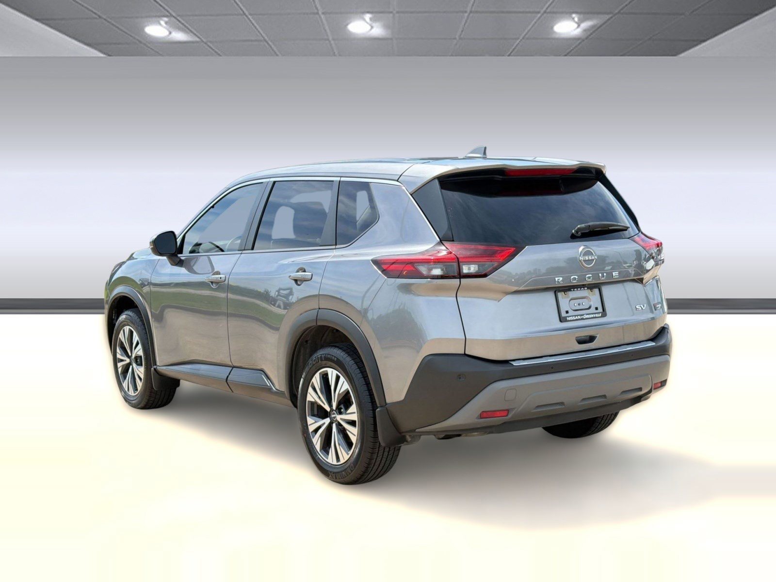 Used 2023 Nissan Rogue SV FWD image 3