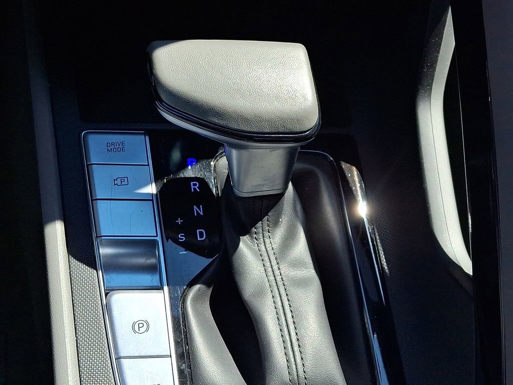 Used 2025 Hyundai Elantra SEL image 14