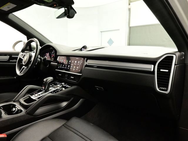 Certified 2022 Porsche Cayenne S AWD/4WD image 19