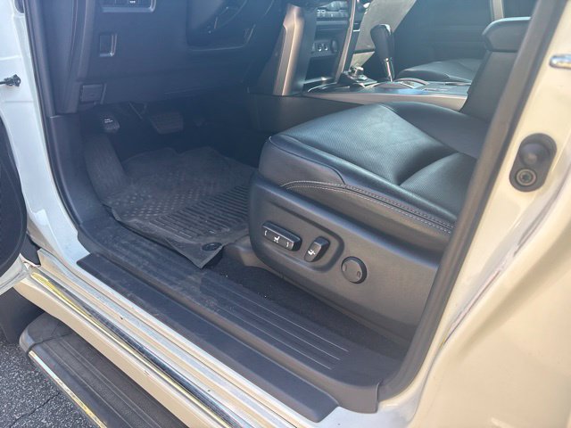 Used 2023 Toyota 4Runner Limited AWD/4WD image 2