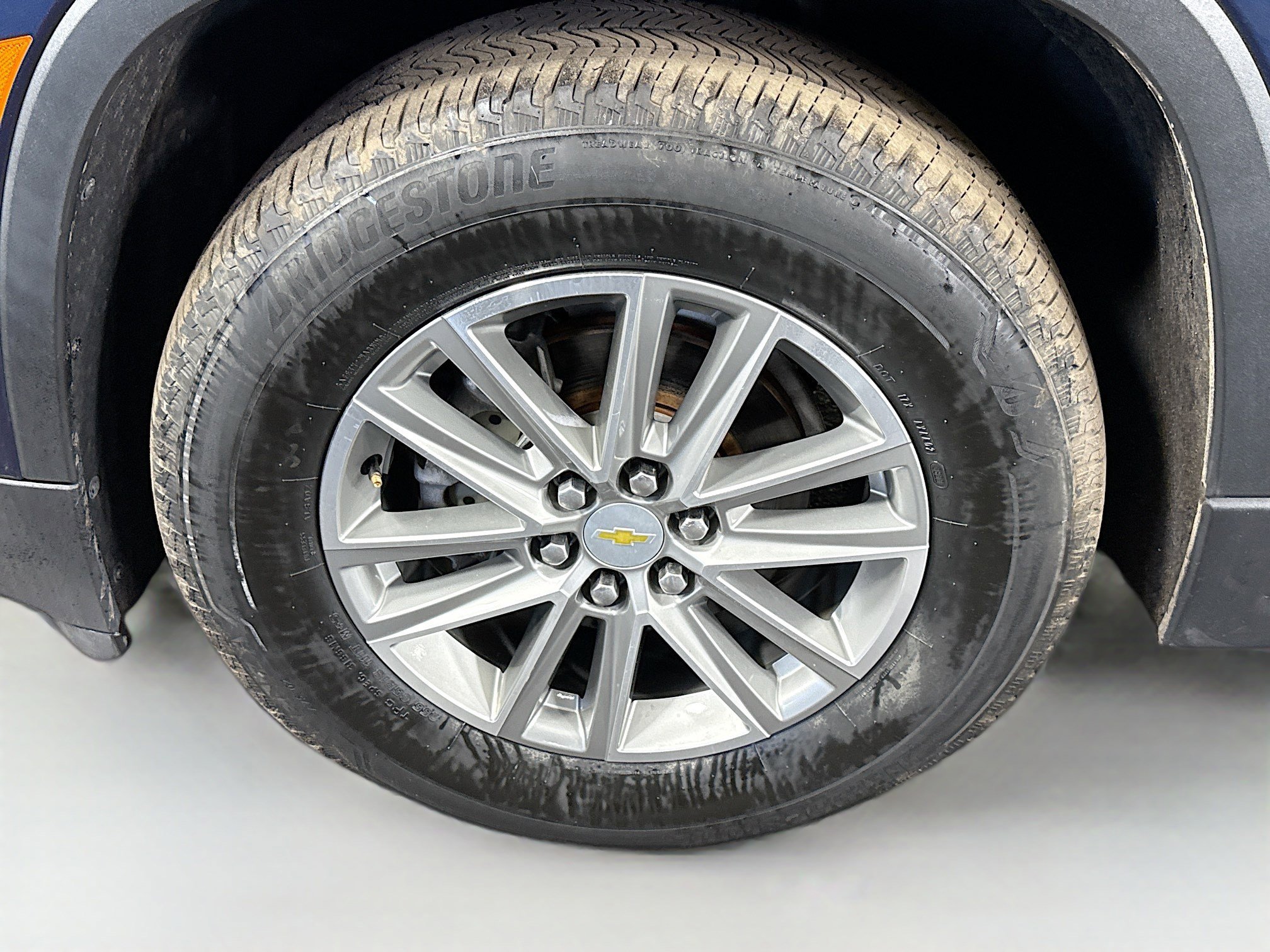 Used 2023 Chevrolet Traverse LT image 38