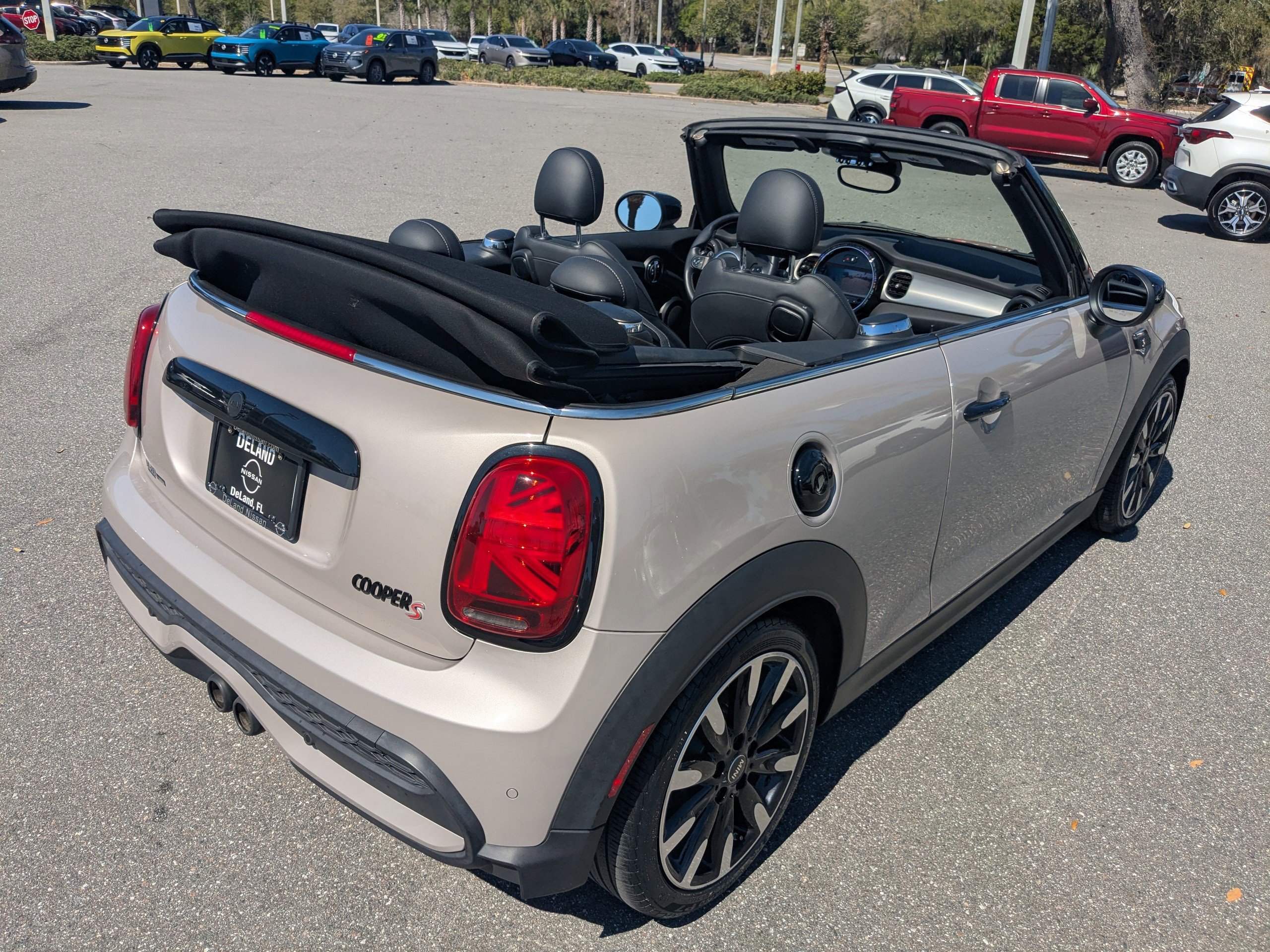 Used 2023 MINI Cooper S image 11