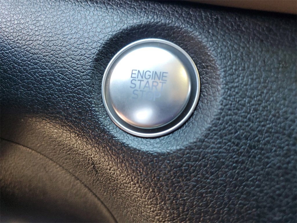 Used 2020 Hyundai Santa Fe Limited image 35