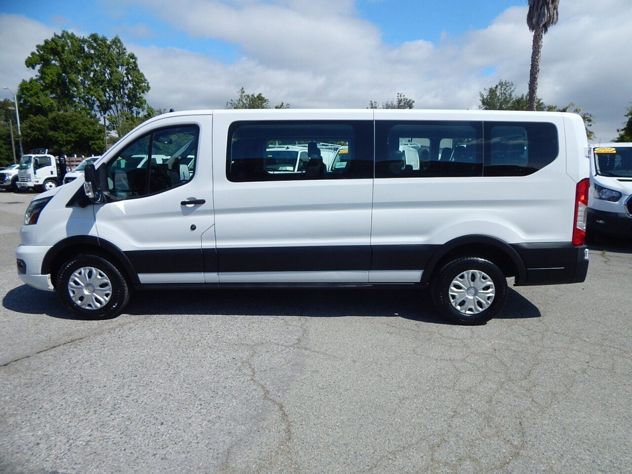 Used 2023 Ford Transit 350 XLT RWD image 5