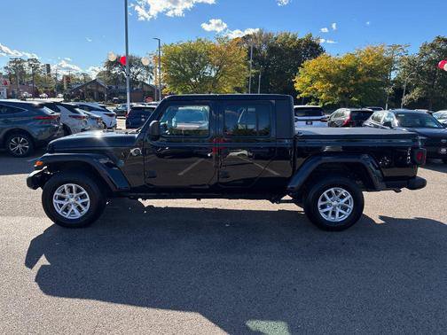 Used 2023 Jeep Gladiator Sport AWD/4WD image 4